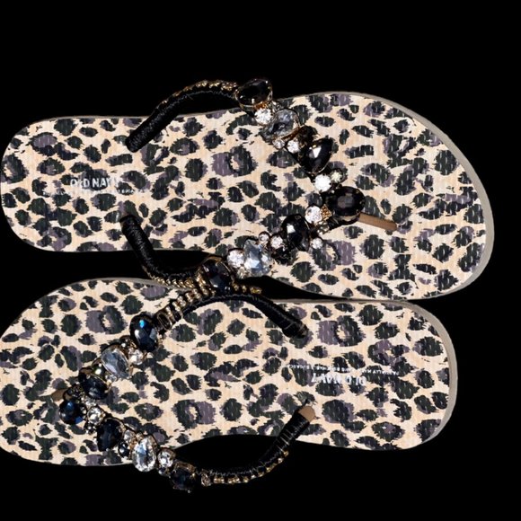 Newly Decorated Leopard Beach Flip Flops, Rhinestones, Shoes, Bridal Sandals - Picture 3 of 16